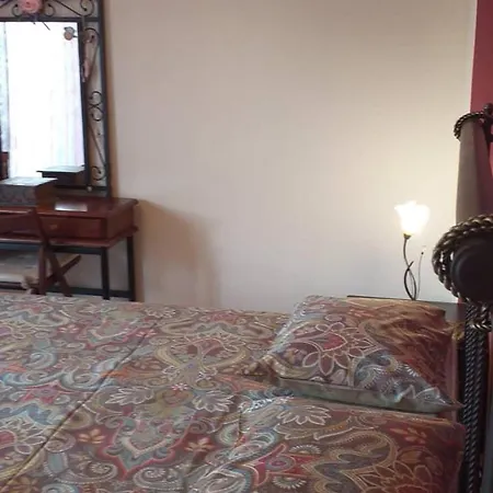 Spacious Contemporary 3 B/room In The City Center דירה *