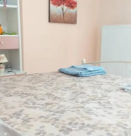Spacious Contemporary 3 B/room In The City Center *